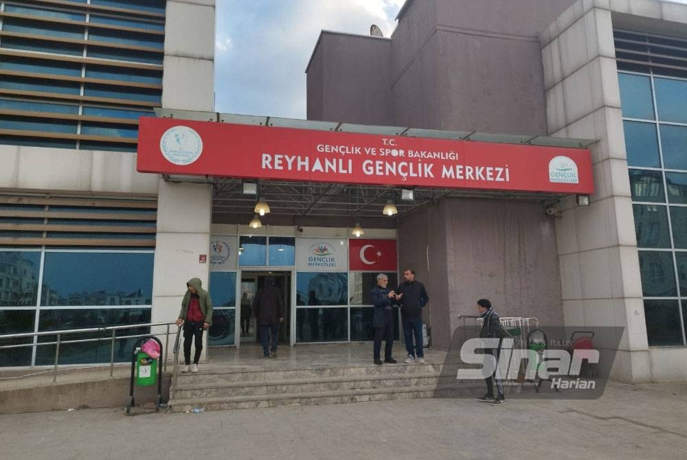 The temporary shelter in which the team were housed in after the earthquake - SINAR