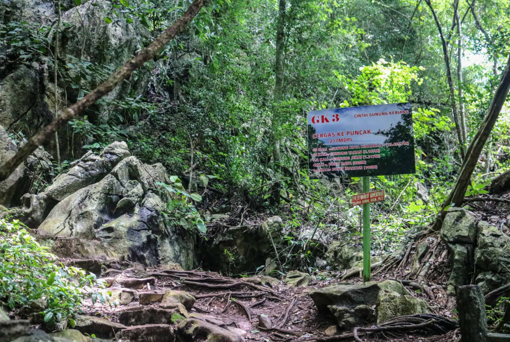 This 218-meter tall limestone giant offers a 45-minute hike to the peak or the opportunity to explore caverns where you might find crystal geodes if you're lucky. Photo source: Google Image