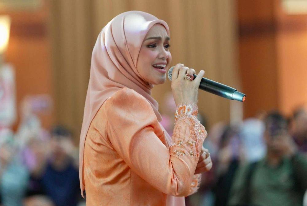 Award-winning singer Datuk Seri Siti Nurhaliza stressed that she attended the event purely out of goodwill and was not a paid performer, amid the circulating rumours that suggests otherwise. Photo: Facebook