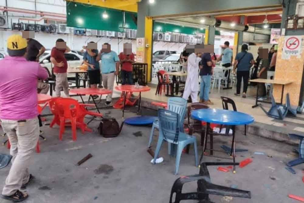 The condition of chairs and tables scattered due to a brawl at a restaurant in Kinarut, Papar.