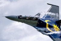 Pesawat yang digunakan dalam penerbangan ini, Su-30MKM (M52-16) memperagakan &#039;livery&#039; ikonik kebanggaan negara iaitu Bendera Malaysia dan dikenali sebagai &#039;Toruk Makto&#039;. Foto TUDM