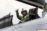 Ahmad Zahid Hamidi mengimbau kenangan menaiki pesawat tempur SU-30MKM 15 tahun lepas.